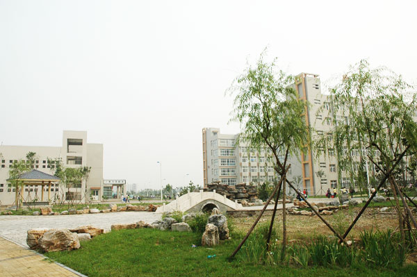 唐山勞動技師學院2017火熱招生中！