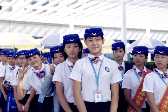 為什么都選擇石家莊中英航空學(xué)校？