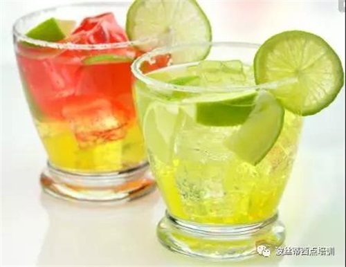 煙臺波絲蒂學(xué)校7月22日時尚冰品冷飲咖啡班開課啦！