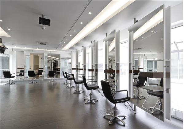 想學(xué)美容美發(fā)？就到煙臺標(biāo)榜美容美發(fā)培訓(xùn)學(xué)校，夠?qū)I(yè)！