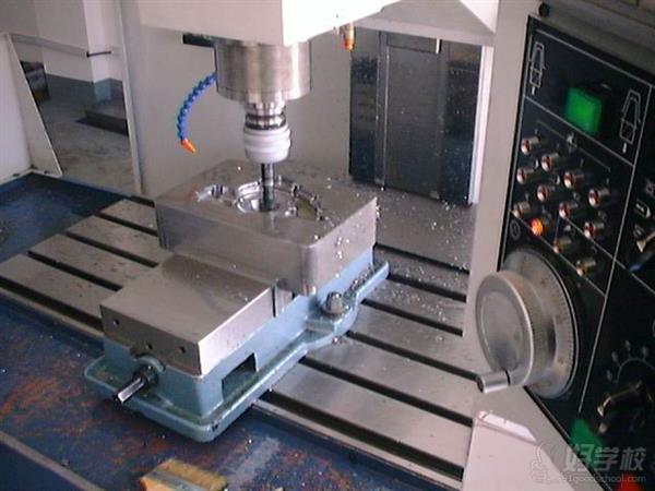 山東學(xué)數(shù)控加工哪個學(xué)校好？