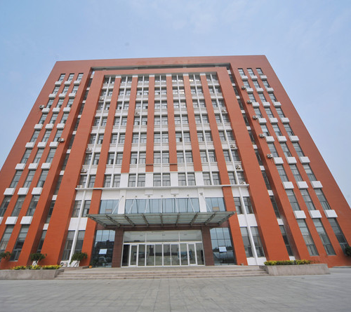 與同類(lèi)院校相比，東營(yíng)市技師學(xué)院都有哪些優(yōu)勢(shì)？