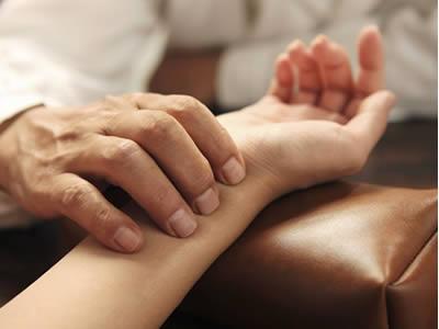 曲阜中醫(yī)藥學(xué)校為你解讀中醫(yī)之望聞問(wèn)切