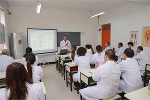 哪個(gè)學(xué)校有零基礎(chǔ)針灸推拿班？   