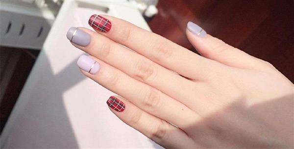 美甲零基礎學員去哪學？北京成遠形象設計藝術學校來幫你！