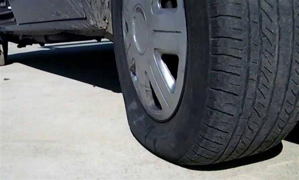 防范于未然！這些導致汽車爆胎的原因你需要知道！保定交通運輸技工學校正在講解