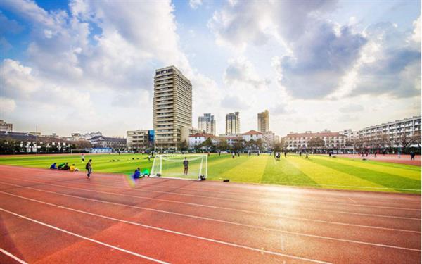 青島市電子信息技術(shù)學(xué)校怎么樣？