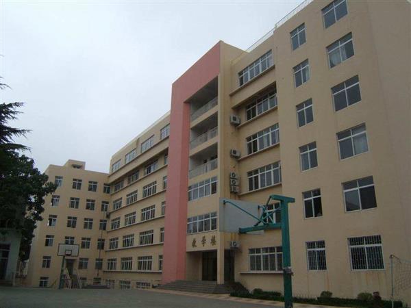 青島市電子信息技術(shù)學(xué)校的學(xué)生都能享受到哪些待遇？