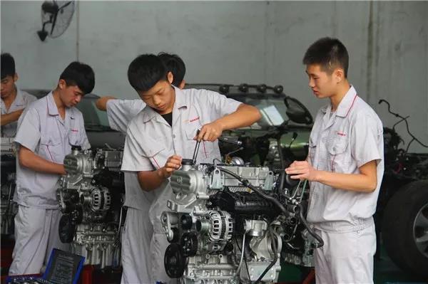 新能源汽車專業(yè)去哪里學(xué)習(xí)？   