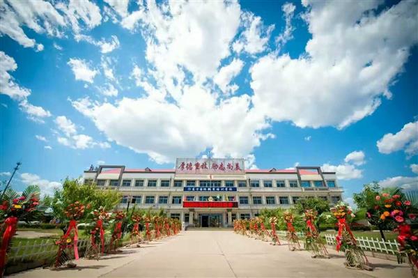 秦皇島東方航空服務(wù)專業(yè)學(xué)校2017學(xué)費(fèi)多少？貴嗎？