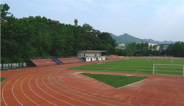 青島航空職業(yè)技術(shù)學(xué)校都開設(shè)了哪些航空服務(wù)專業(yè)？